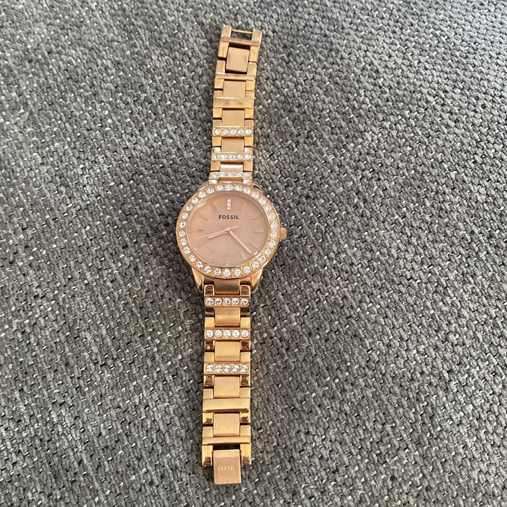 FOSSIL Women’s Watch - Picture 2 of 3